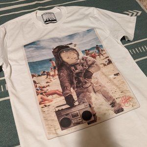 Men's S NEW Kid Dangerous Astronaut Beach Graphic T-Shirt